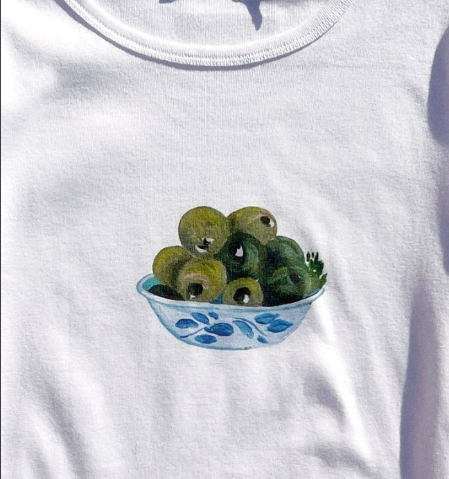 Painted Olive Bowl Retro 90s Tee Shirt Outfit