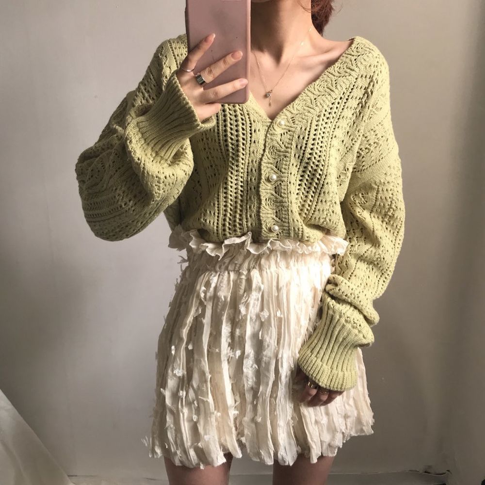 Cropped Cardigan Women Spring Chic Hollow Out Elegant V-Neck Korean Vintage Femme Jumper White Sweet Girls Pearls Lady Knitwear alx