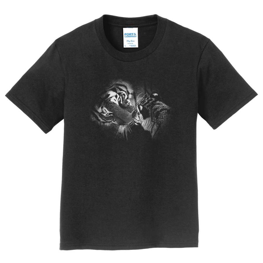 Close-up Tiger and Cub on Black – Kids’ Unisex T-Shirt