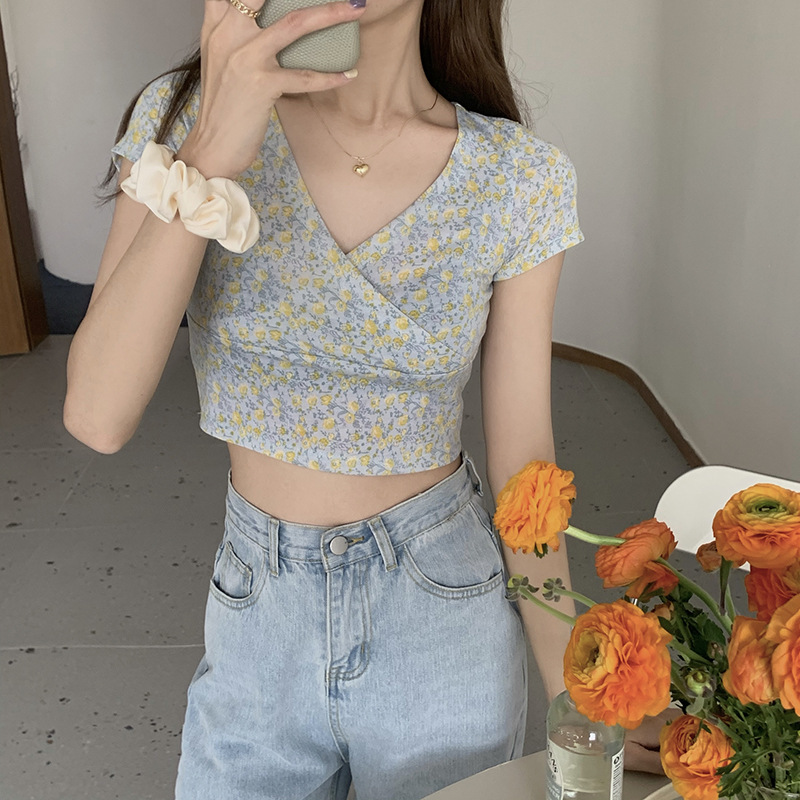 2022 New Summer Women Short Sleeve Floral T-shirts Above Belly Short Tees Girl Femal Casual Streetwear V-neck Tops alx