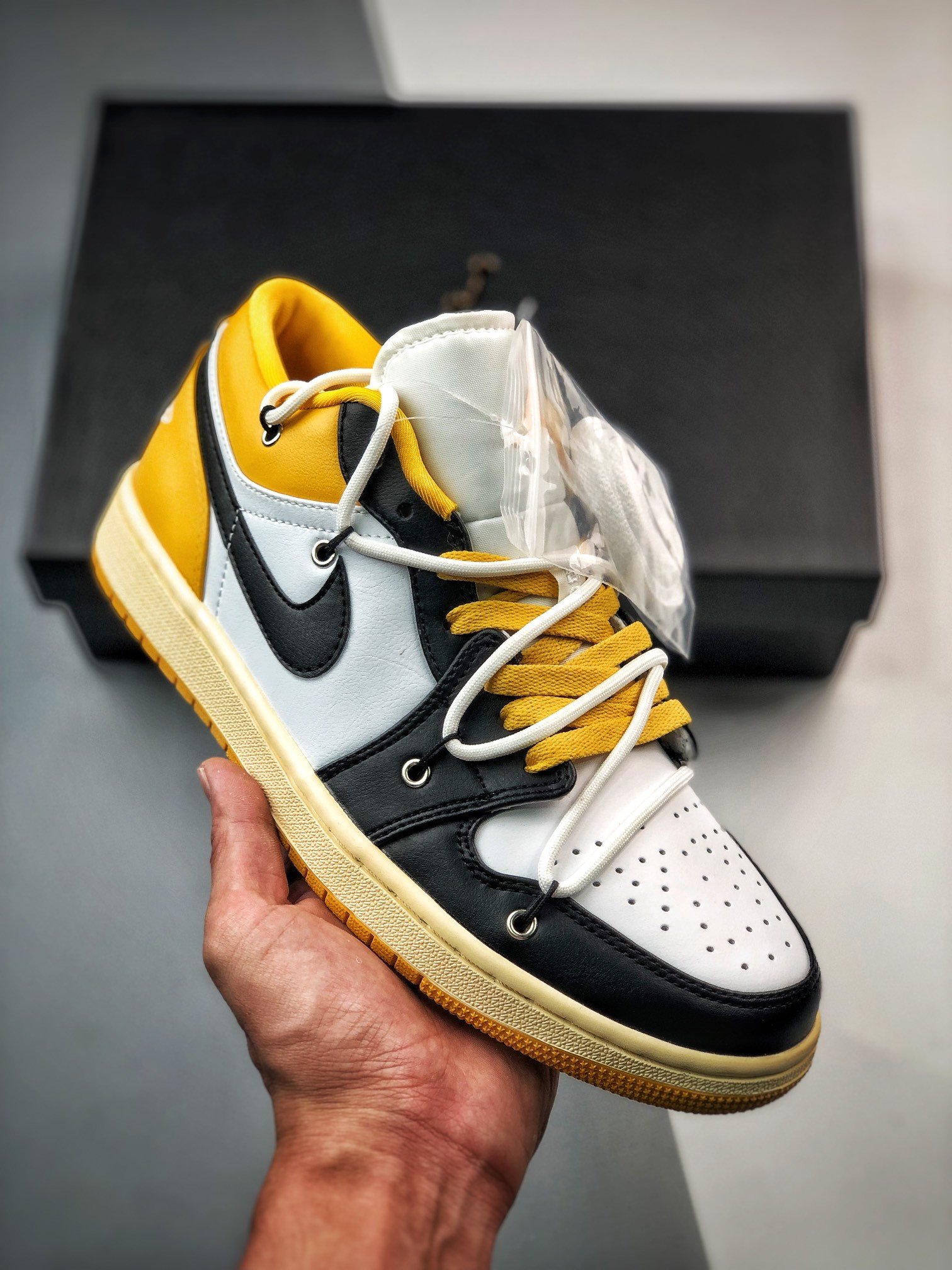 Custom JD 1 Low White Black Yellow 5341043