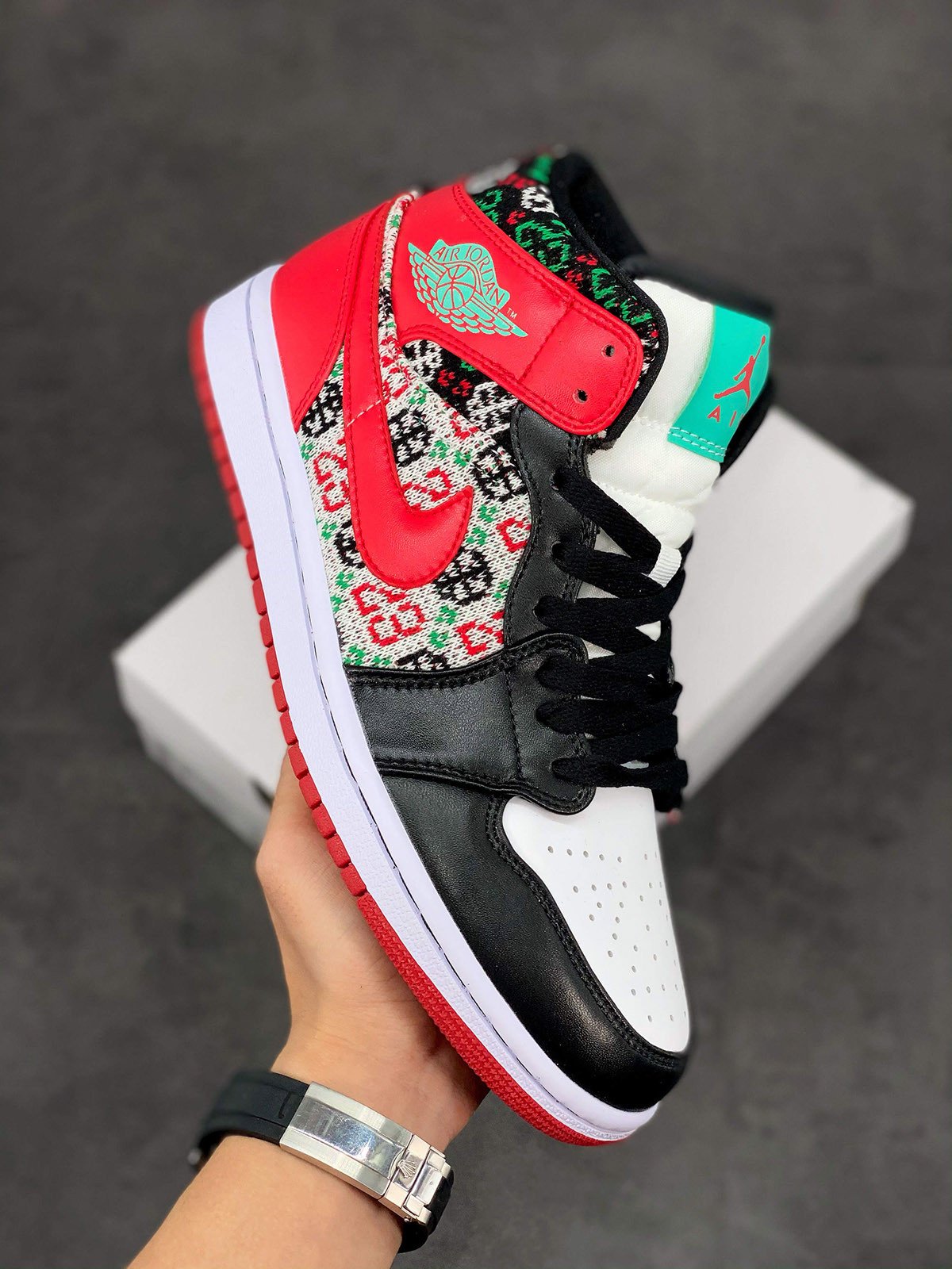 Jordan 1 Mid SE Ugly Christmas Sweater 602660