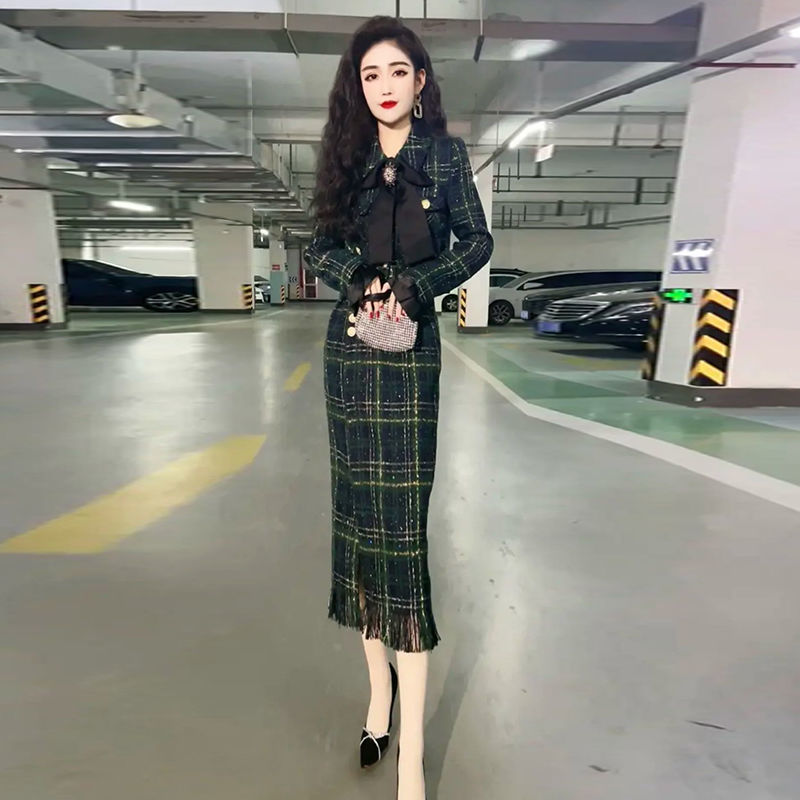 Women’s Autumn And Winter Red Plaid Two-piece Fashion Temperament Lapel Tweed Jacket + High Waist Bag Hip Skirt Suit alx