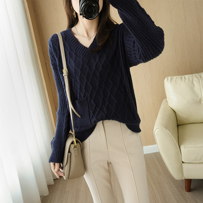 Autumn and winter new V-neck wool sweater women’s short pullover sweater loose solid color large size all-match bottoming top alx