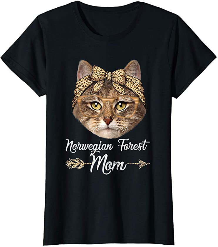 Womens Cute Norwegian Forest Mom Leopard Cat Mom Mother’s Day T-Shirt