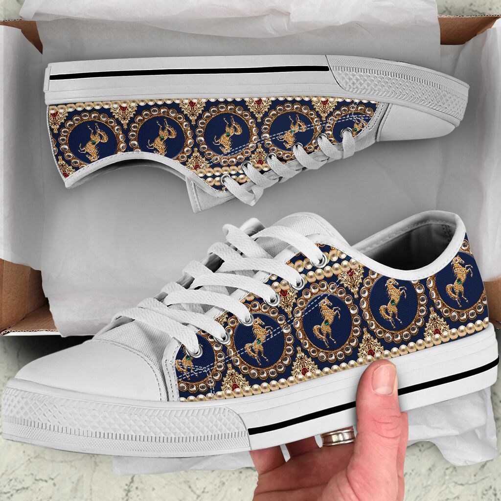 Horse Pearl Low Top Shoes
