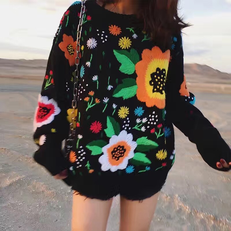 2017 Autumn and winter the new European and American retro tide licensing loose weaving flowers embroidery sweater MY62 alx