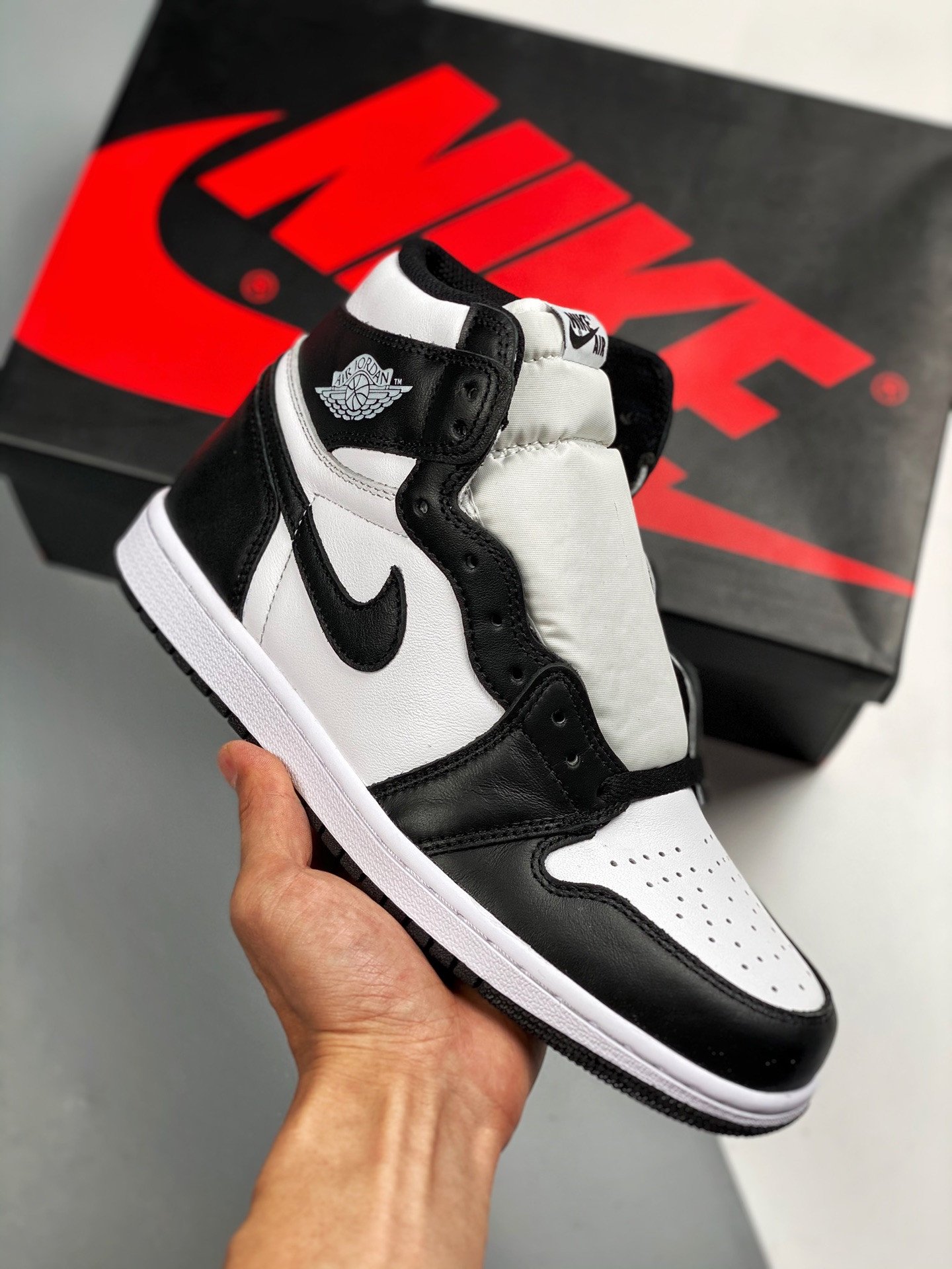 JD 1 Retro High OG BlackWhite 555088-010 5341491