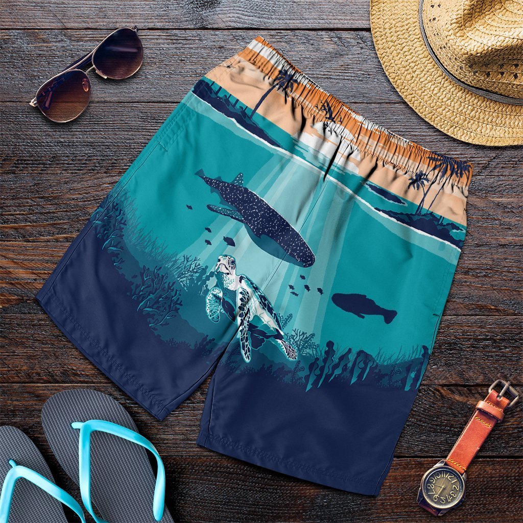 Hawaiian Whale And Turtle In Sunset Polynesian Men’S Shorts