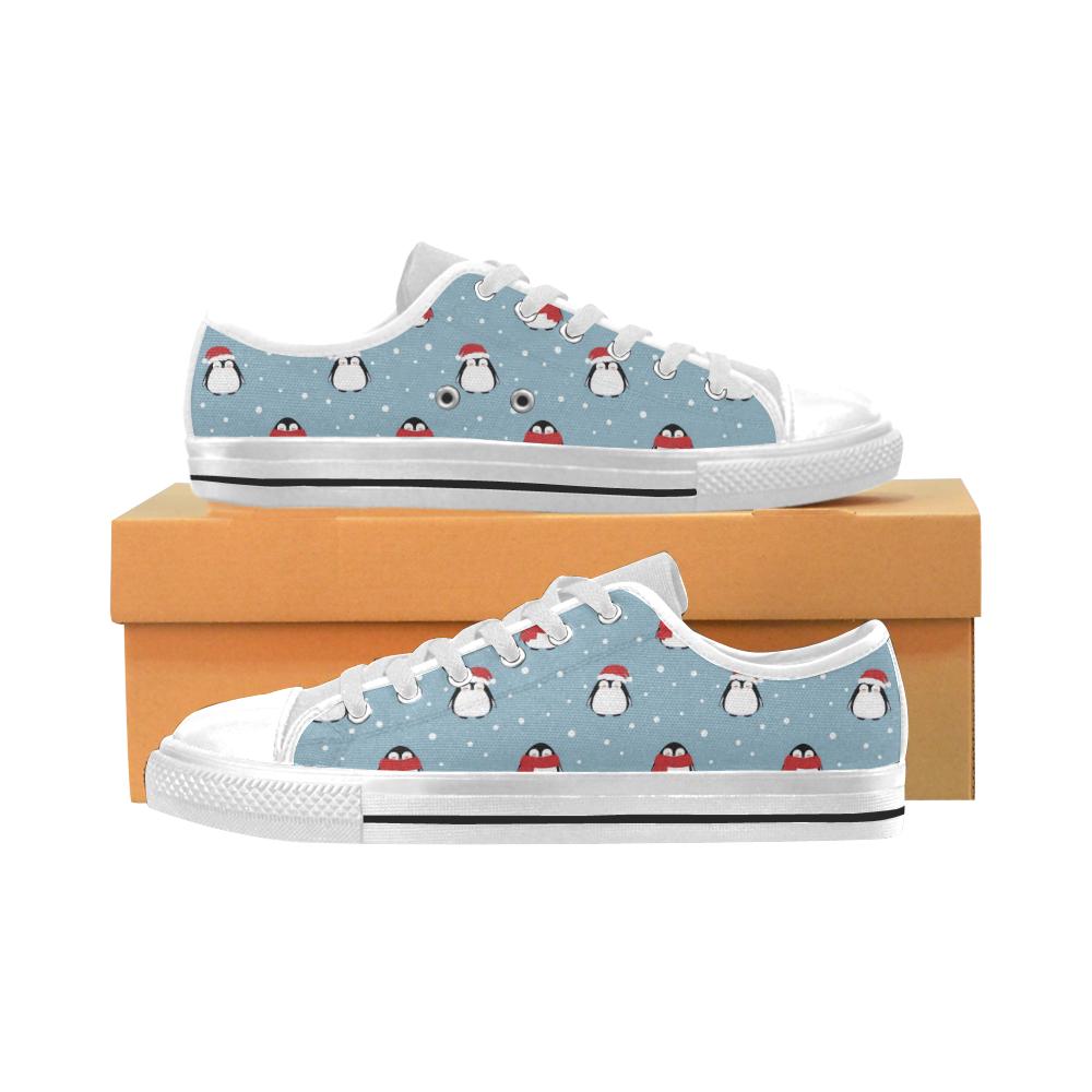 Cute penguin christmas snow pattern Men’s Low Top Shoes White