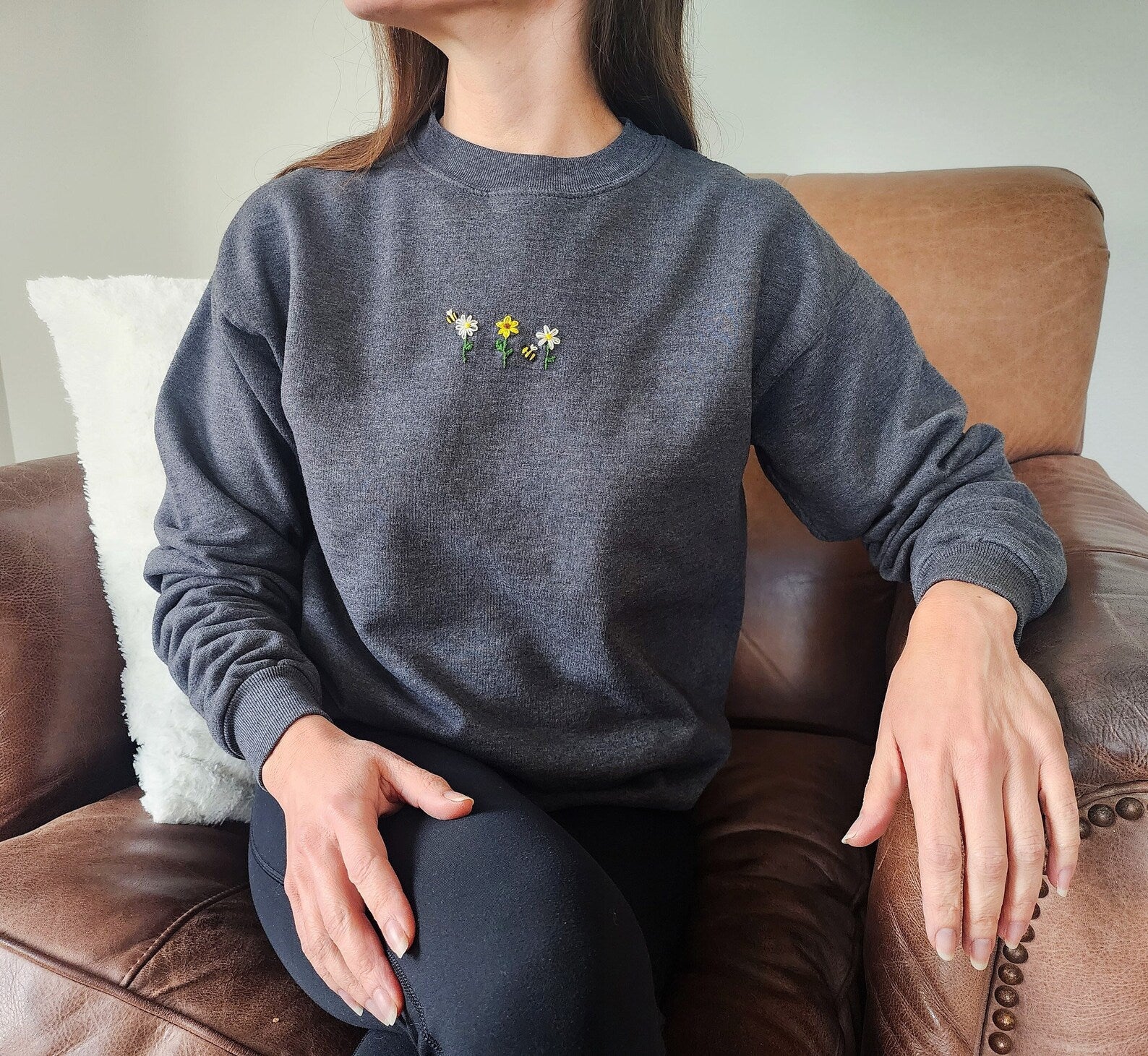 Busy Bees Embroidered Halloween Sweatshirt 2D Crewneck Sweatshirt All Over Print Sweatshirt For Women Sweatshirt For Men Sws3283