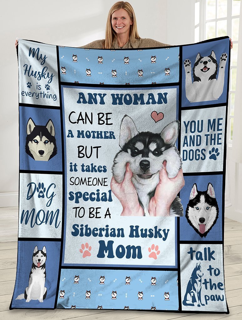 A Siberian Husky Mom Dog Fleece Blanket, Husky Mom Lover Gift