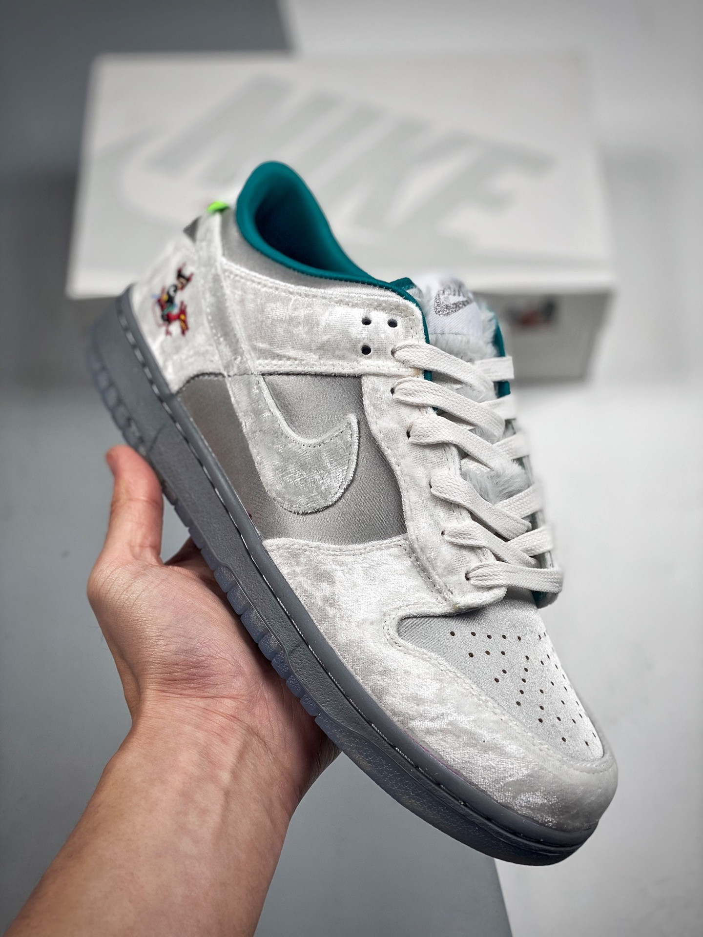 Nike Dunk Low Ice Christmas DO2326-001 5339404