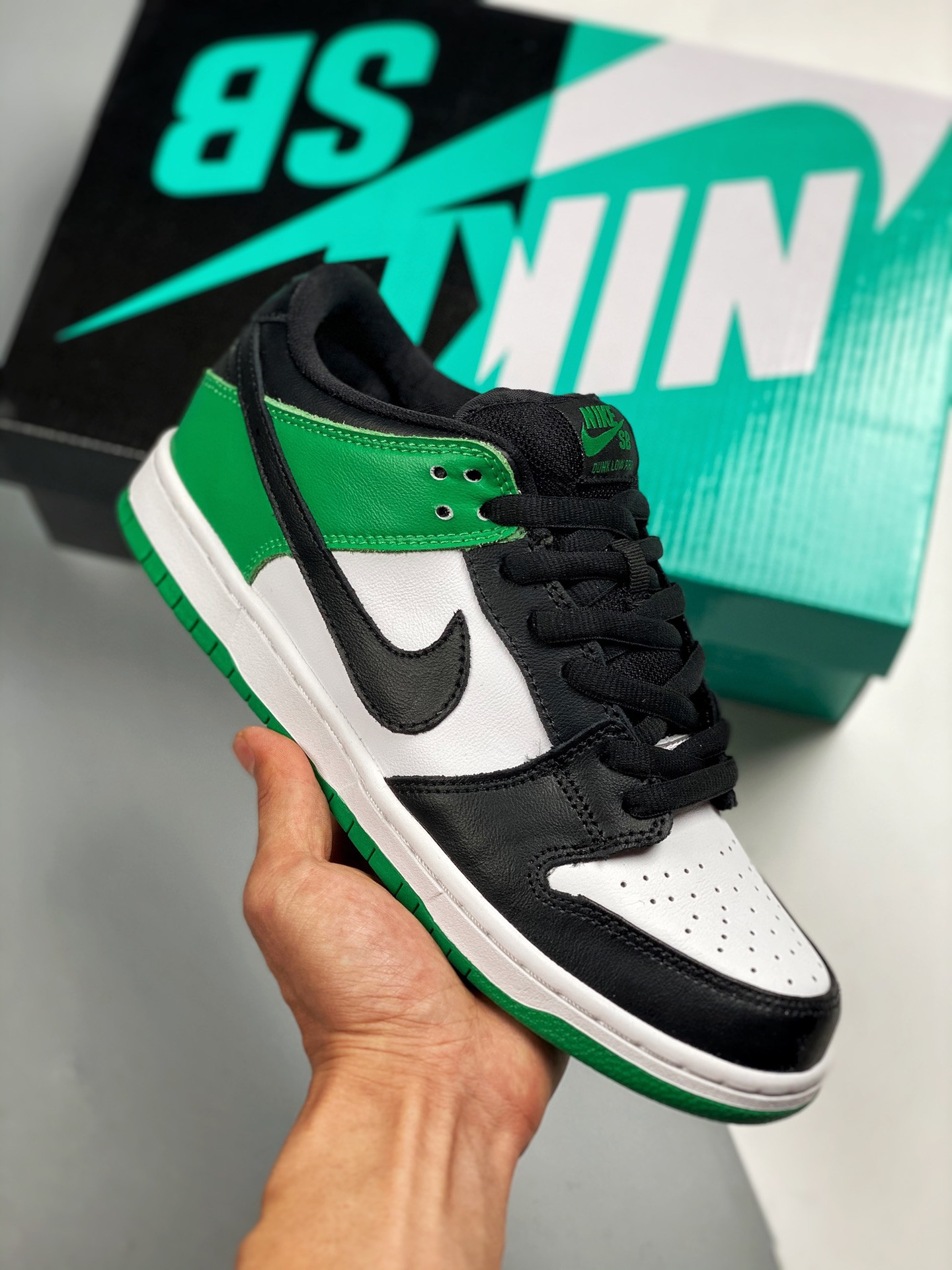 Nike SB Dunk Low Classic GreenBlackWhite 5339081