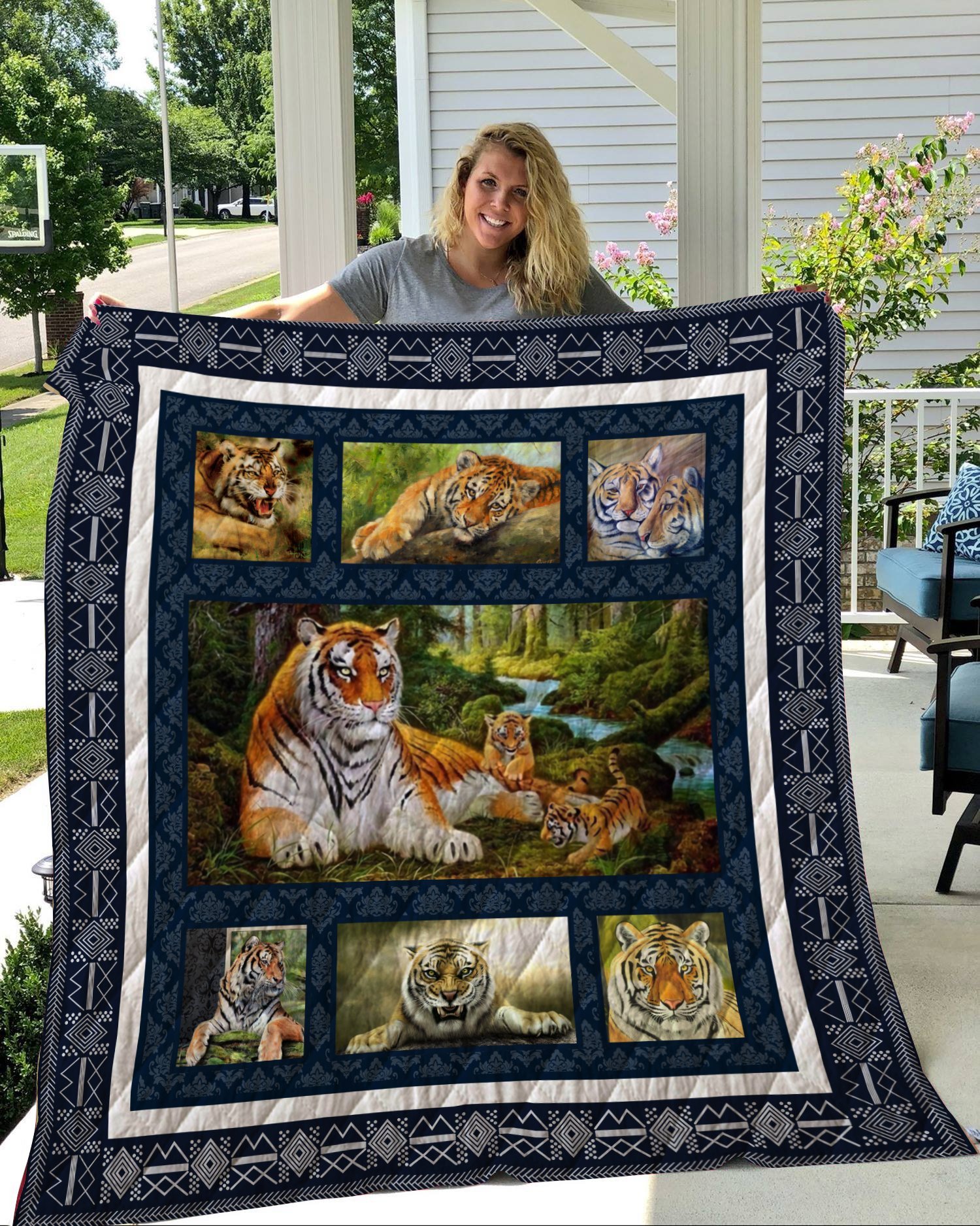 001 Tiger Quilt Blanket