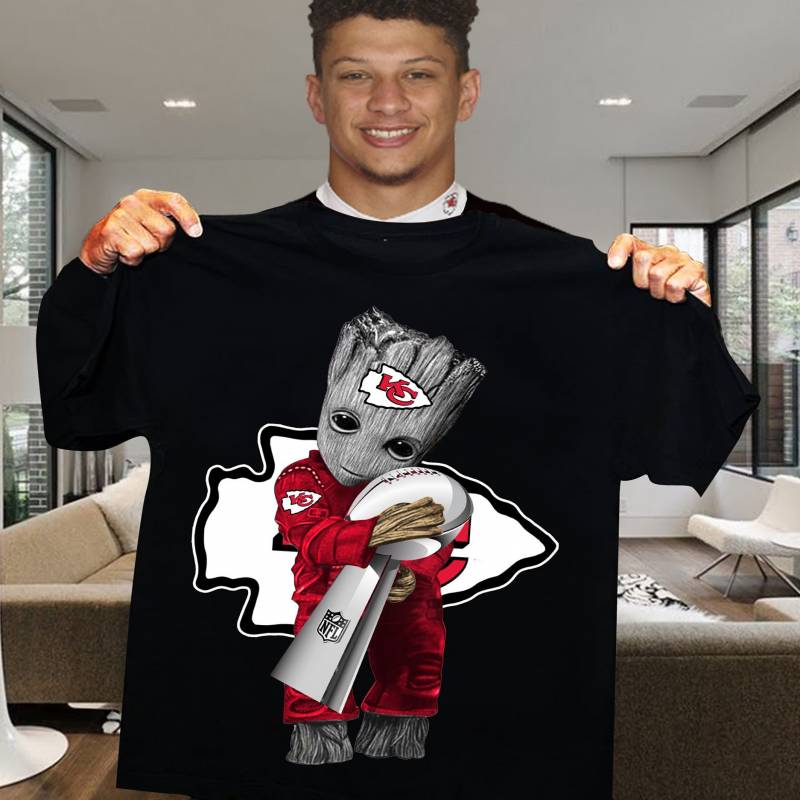 Baby Groot Kansas City Chiefs Hug Super Bowl Champion T-Shirt