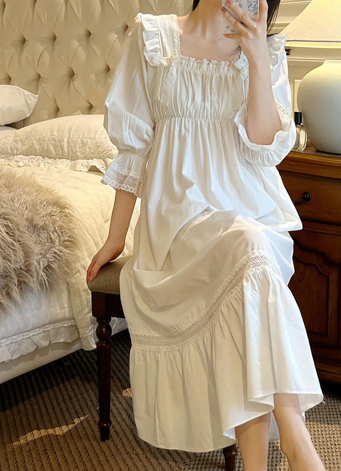 Vintage Women’s Sleepwear Princess Dress Royal Style Cotton Square Neck Pajamas Sleepshirts Hollow out Lace Nightgowns Nightwear alx