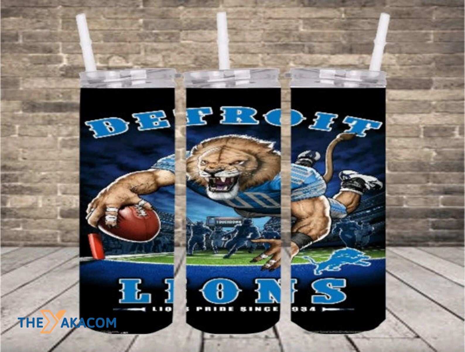 Strong Player Competing To Catch The Ball Detroit Lions Tumbler