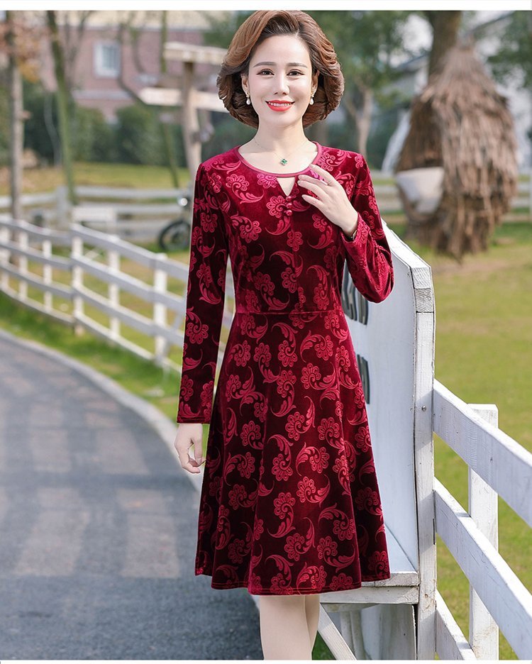 2021 Plus size Jacquard dress Large size autumn winter dress new Elegant Vintage women long-sleeved gold velvet dress alx