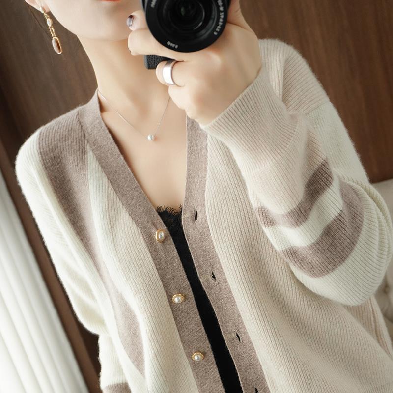 2022 Trend Tops Vintage Cardigan Woman Sweater Sweaters Knitted Striped Crochet Cashmere Korean Cardigan for Women Fashion Cute alx