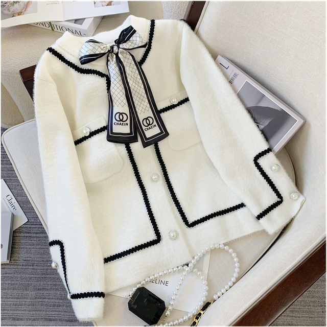 Women’s Clothing Winter Leisure Cardigan Knitting Tops White Sense of Design Single-breasted Sweater Vintage Short Outerwear alx