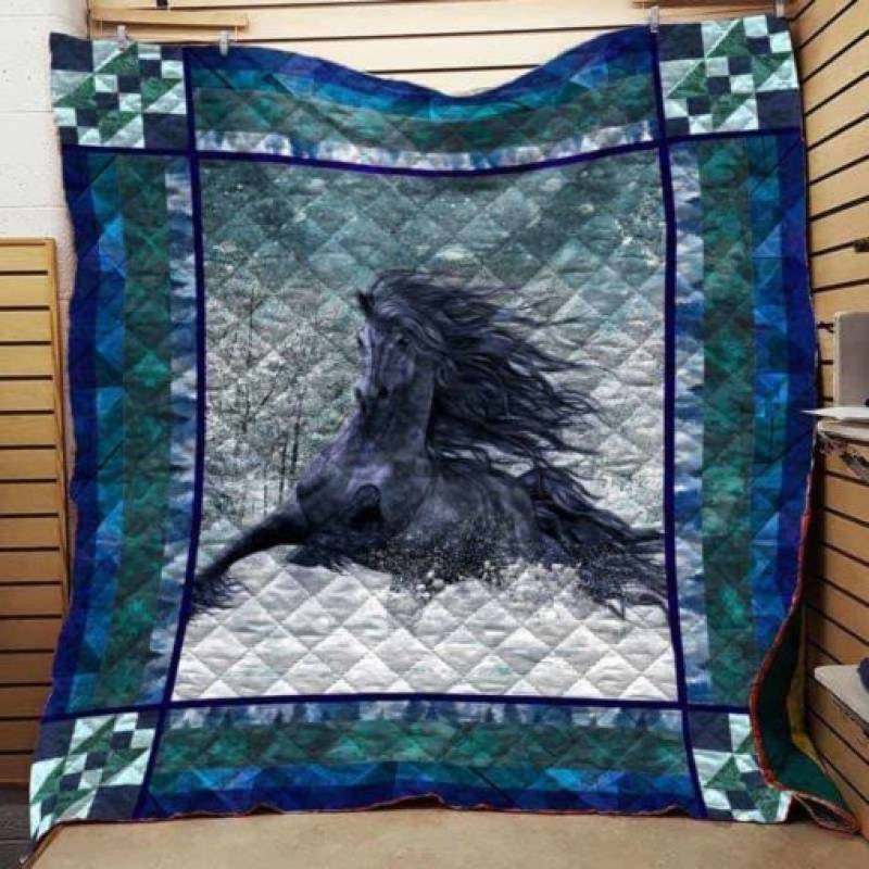 Horse D0503 81O32 Blanket