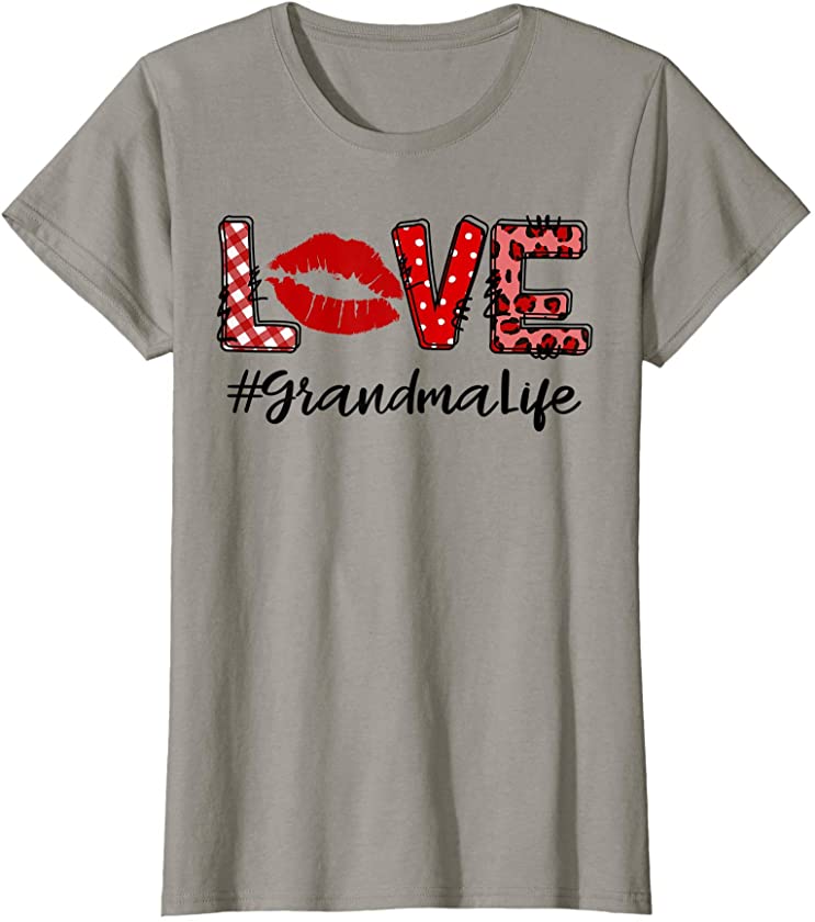 Womens Tu Love Leopard Plaid Lips Valentines Day Gift Grandma Gift T-Shirt