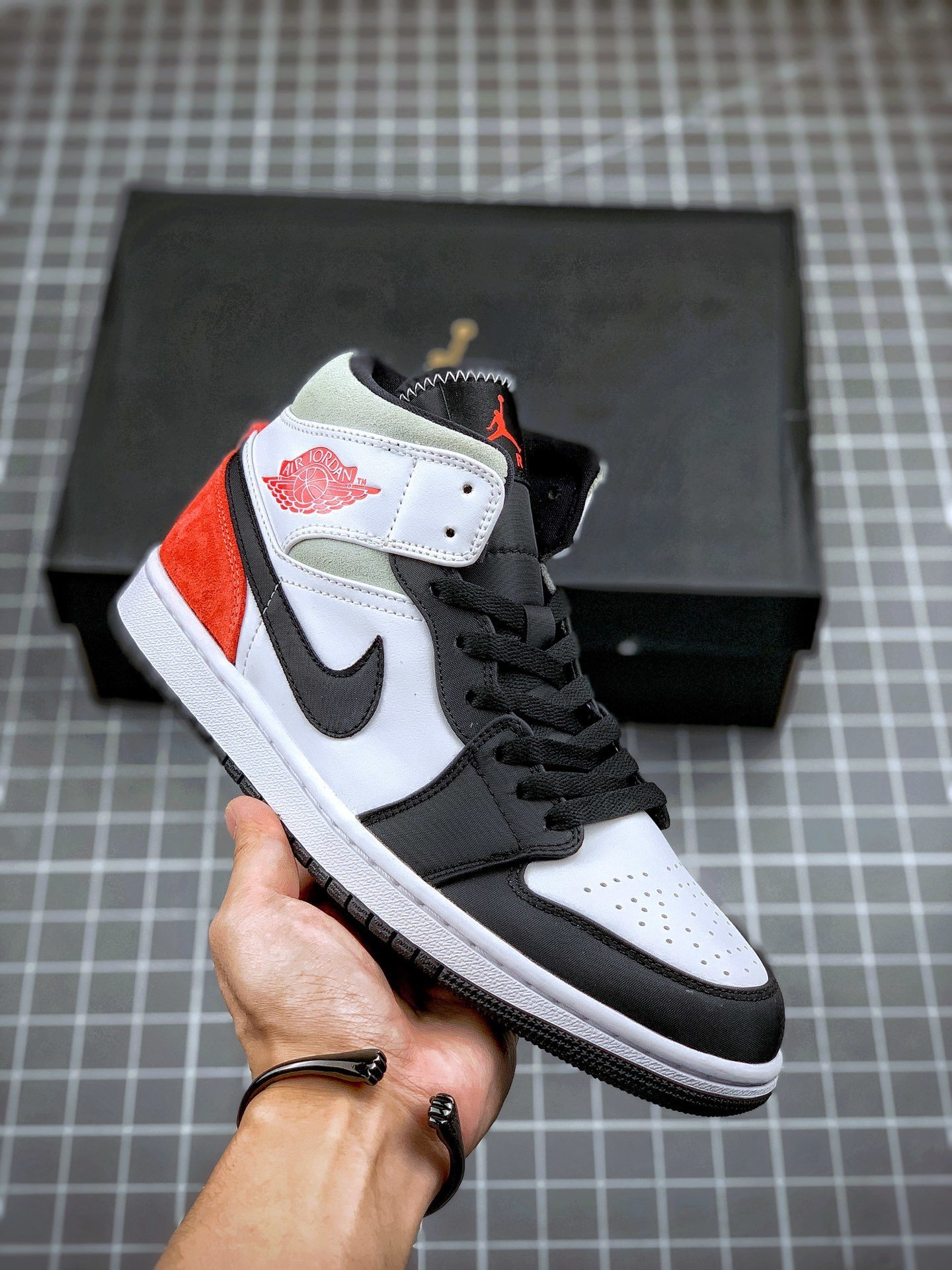 JD 1 Mid SE Union Black Toe 852542-100 5341582