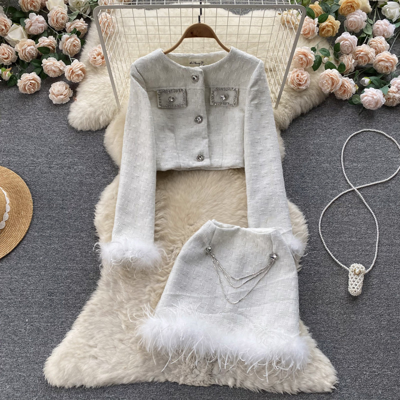 Tweed Suit Female Advanced Sense Inlaid Diamond Small Fragrance Wind Short Coat + Chain Short Skirt Fashion Two-piece Suit alx