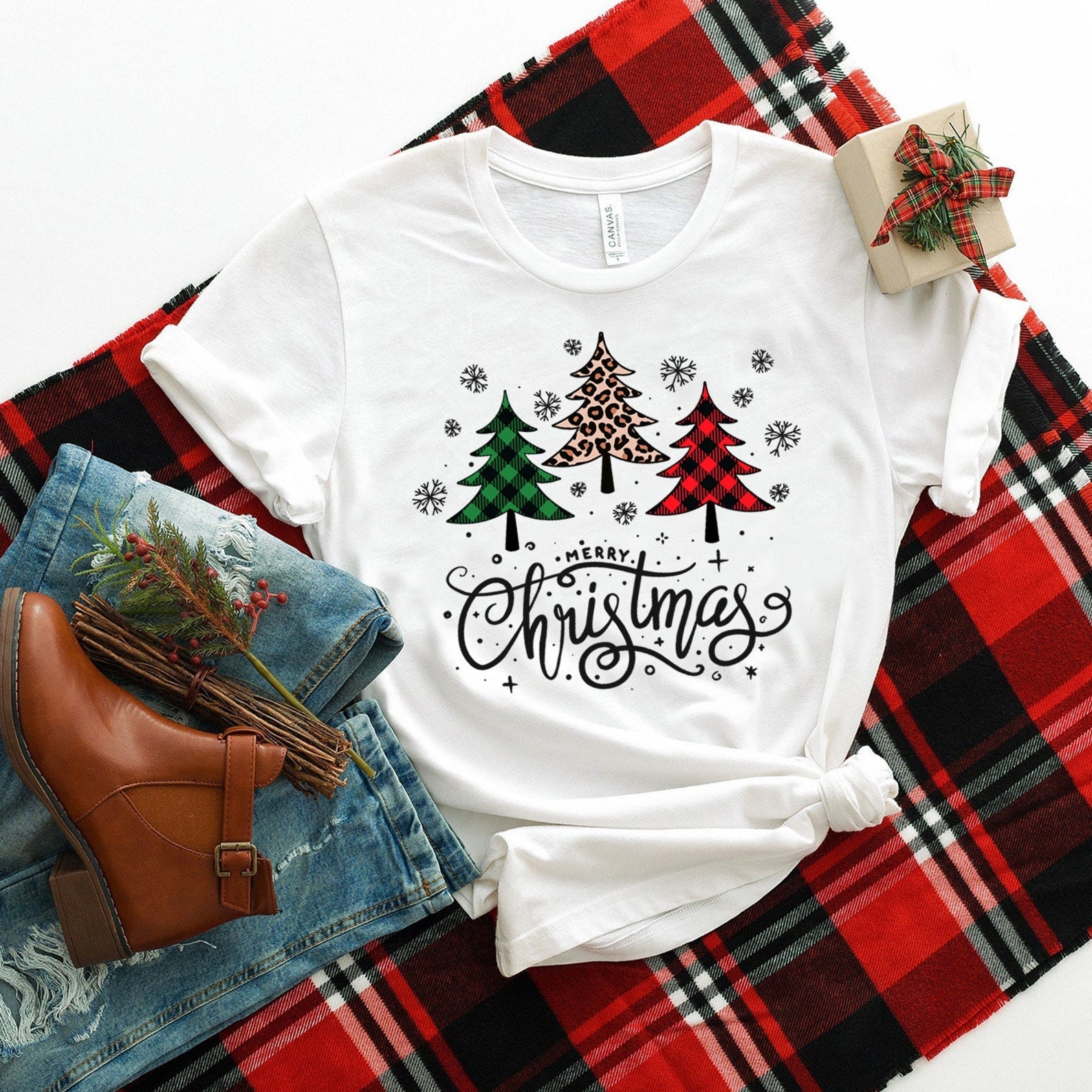 Christmas Women Shirt, Leopard Print Christmas Shirt, Merry Christmas Shirt, Cute Christmas Shirt, Women Holiday Shirt, Christmas Tees