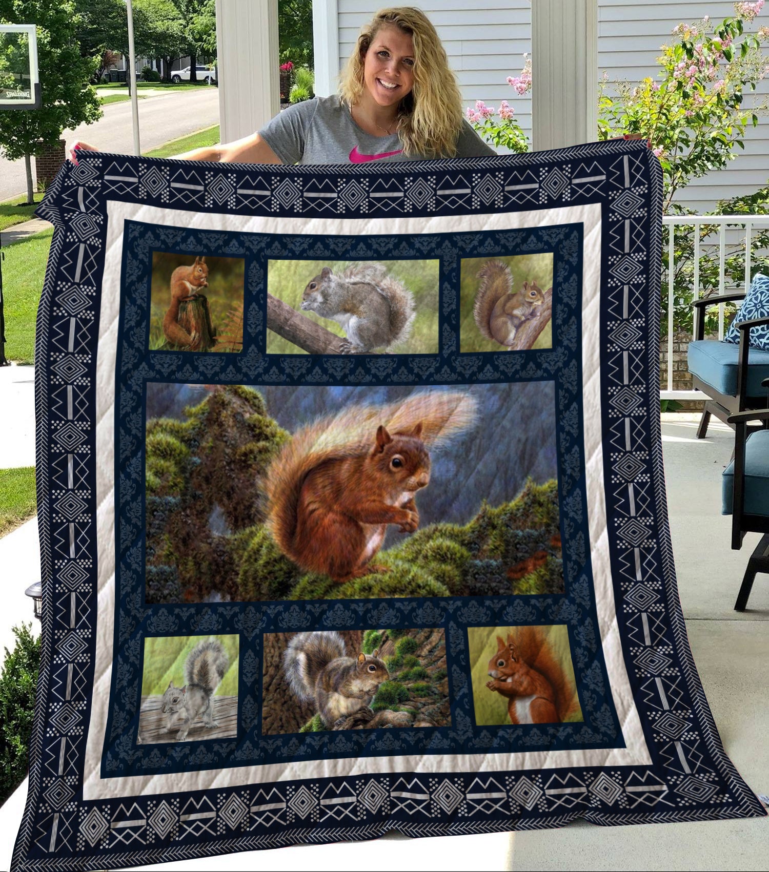 Squirrel  Animal  Be A Squirrel  Which Loves Cone  Quilt Blanket