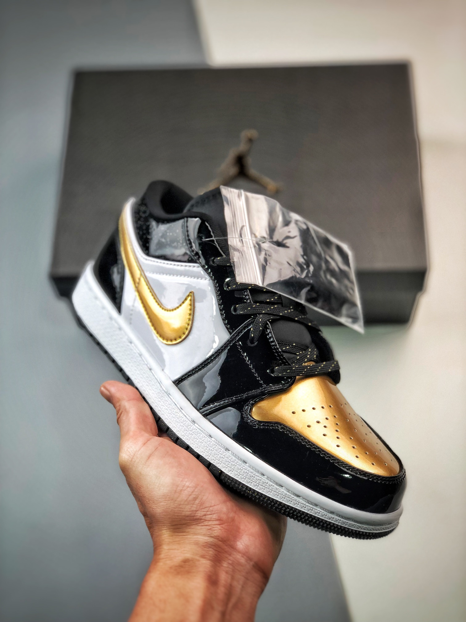 JD 1 Low Copper Toe Metallic Gold Black White 600902