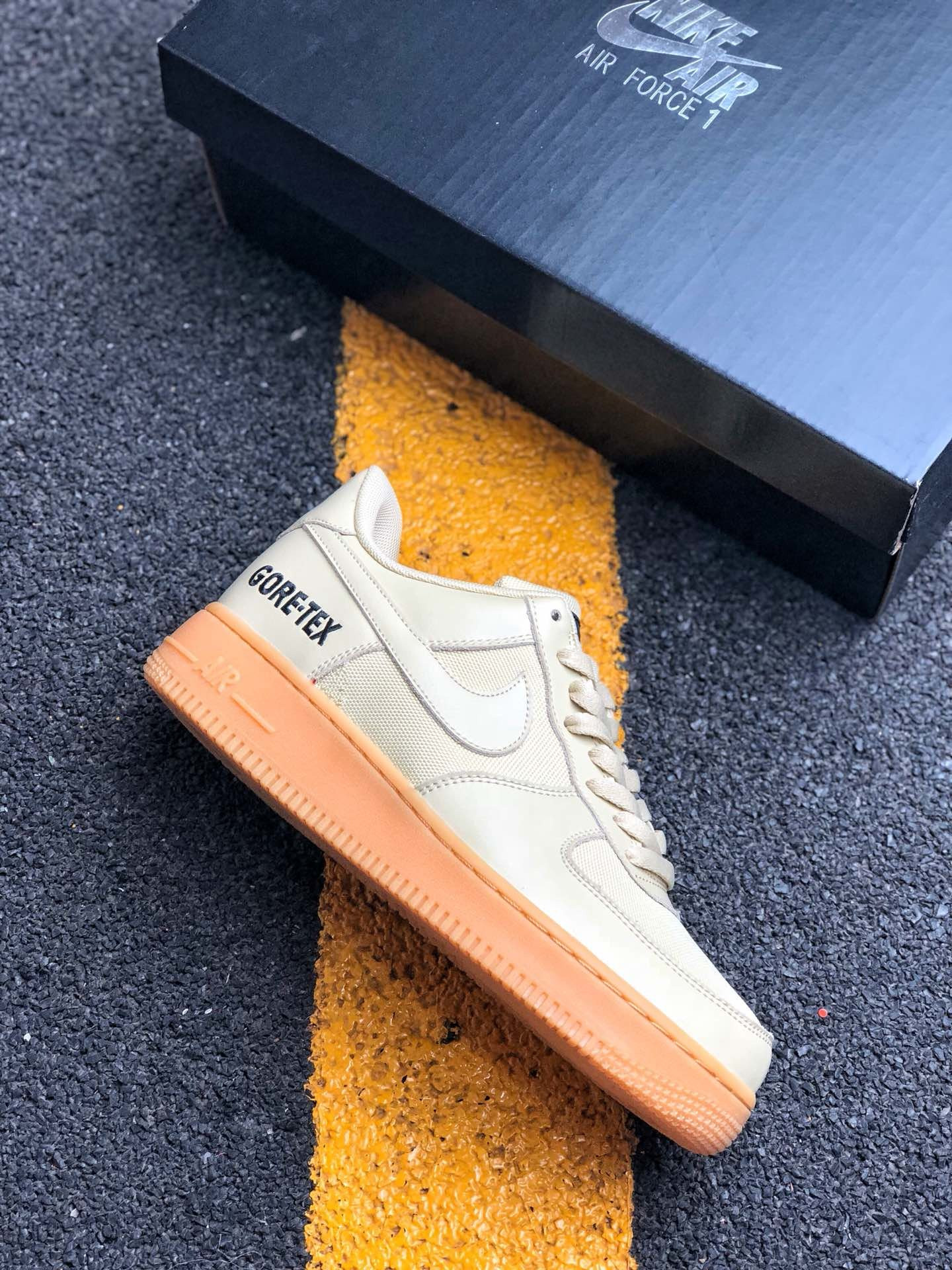 Nike Air Force 1 GORE-TEX Team GoldGoldBlackKhaki 5340594