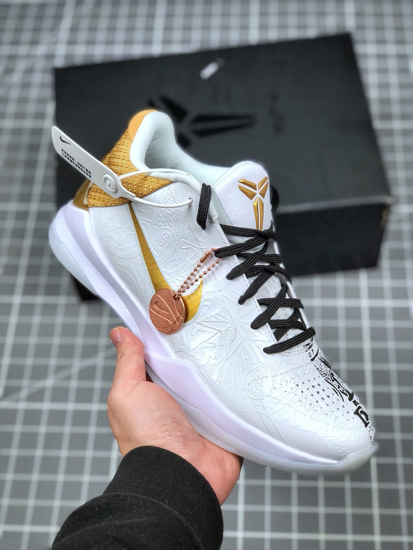 Nike Kobe 5 Protro Big Stage WhiteMetallic Gold-Black 5338337