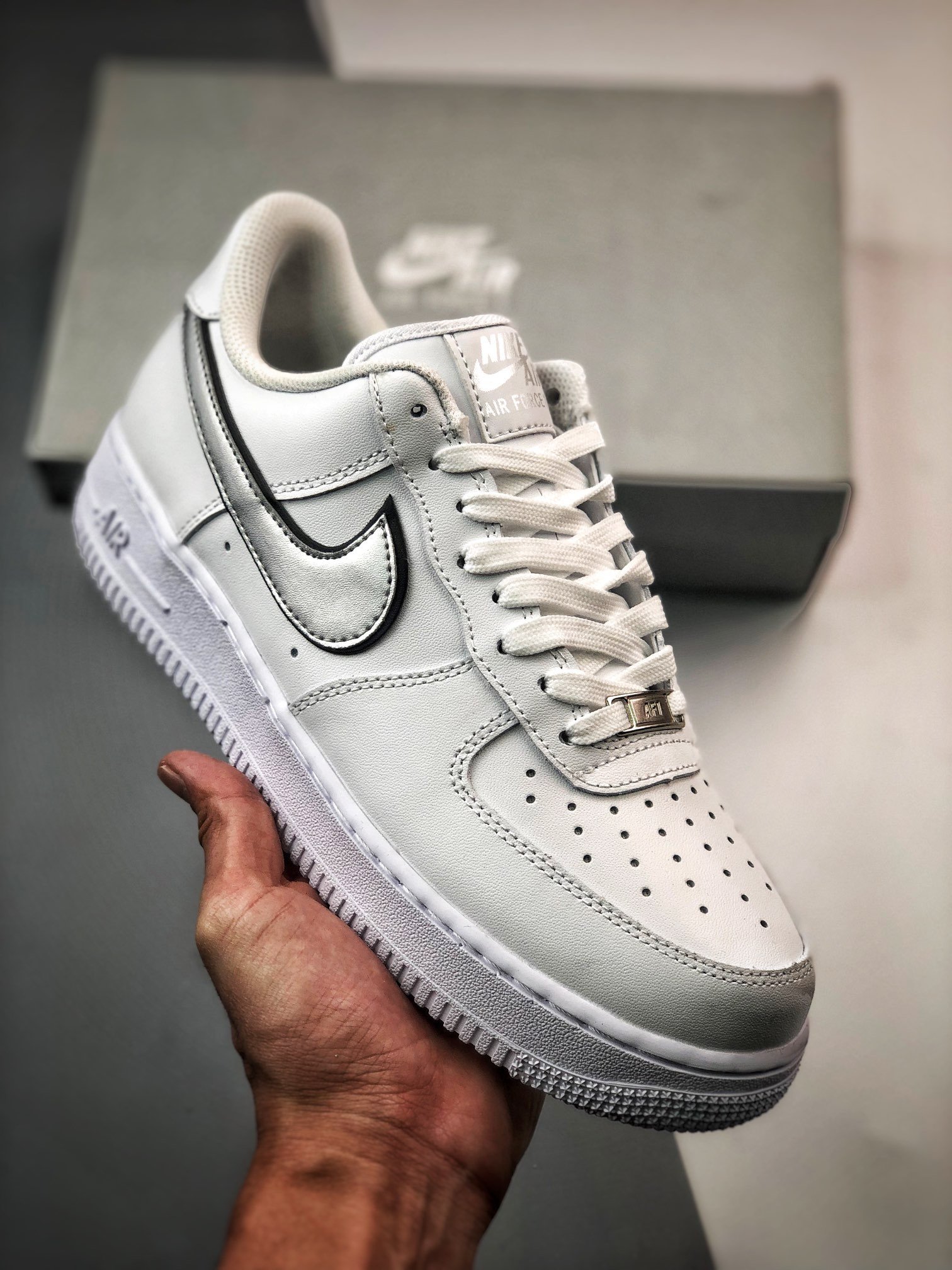 Nike Air Force 1 Low ‘Silver Swooshes’ WhiteMetallic Silver-Black 5340478