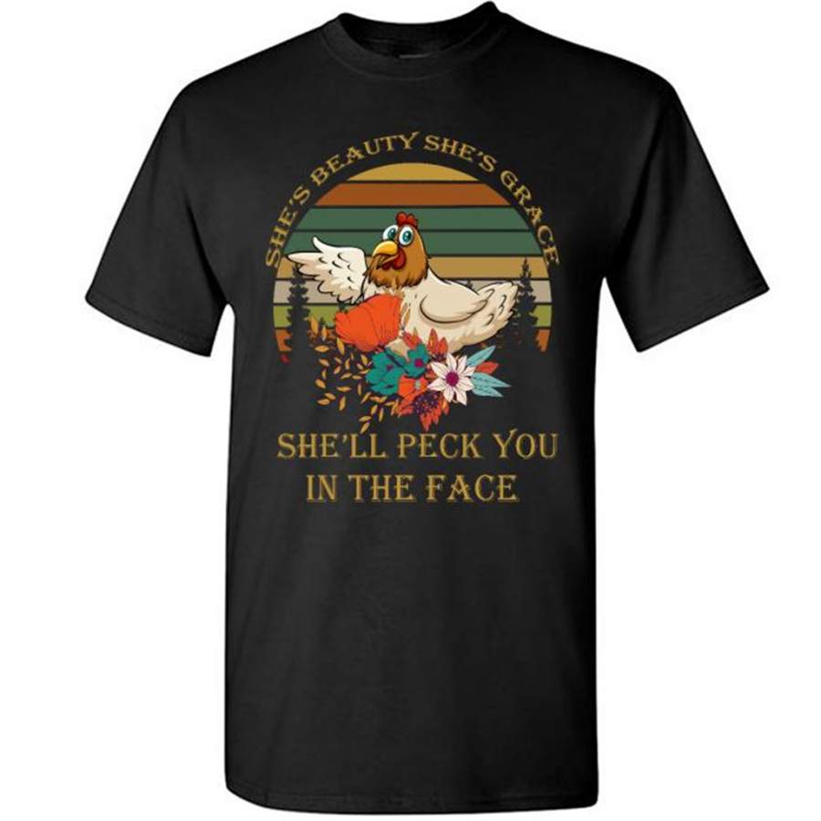 She’s Beauty She’s Grace She’ll Peck You In The Face, Chicken Vintage Retro Design – Gildan Short Sleeve Shirt