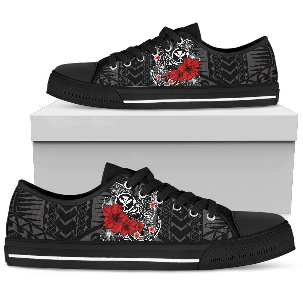 Polynesian Hawaii  Kanaka Maoli Low Top Shoe – Humpback Whale With Hibiscus (White)