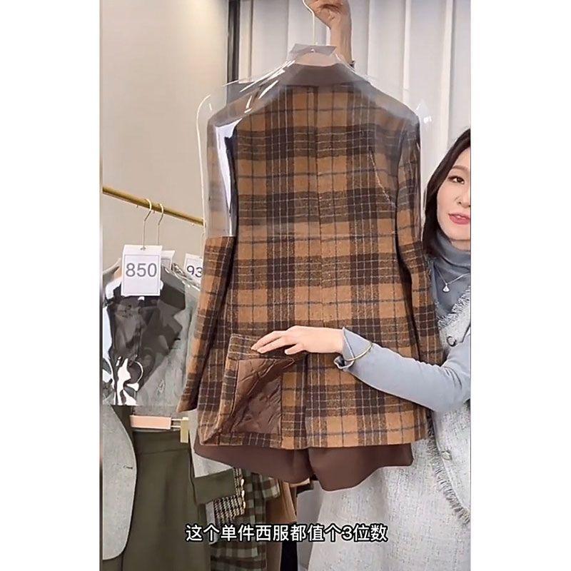 Autumn and Winter 2022 New Vintage Plaid Suit Outfit Women Hepburn Temperament Slim Shorts Two Piece Set alx