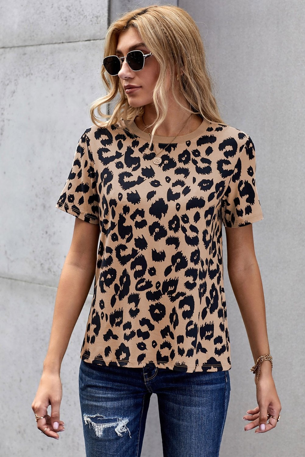 Azura Exchange Crew Neck Leopard Print Basic T-Shirt