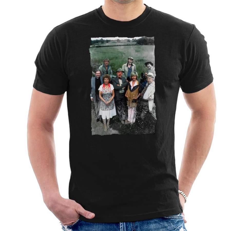 TV Times A Selection Of Characters From Emmerdale Farm 1978 Men’s T-Shirt