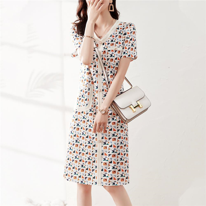 2022 Summer Fashion Korean Elegant Chic Beaded Button Ladies Dresses Women V-neck Short Sleeve Pockets Slim Midi Dress Vestidos alx