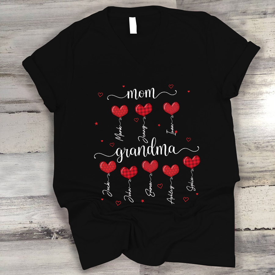 Personalized Mom Grandma And Grandkids Hearts V-Neck