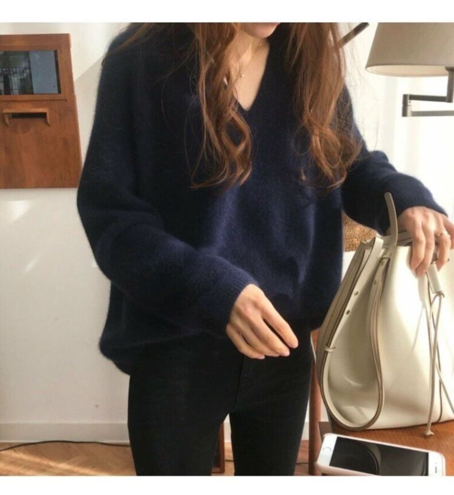 2022 autumn winter new Korean version of goat sweater V-neck simple short sweater loose languid lazy knit foundation sweater alx