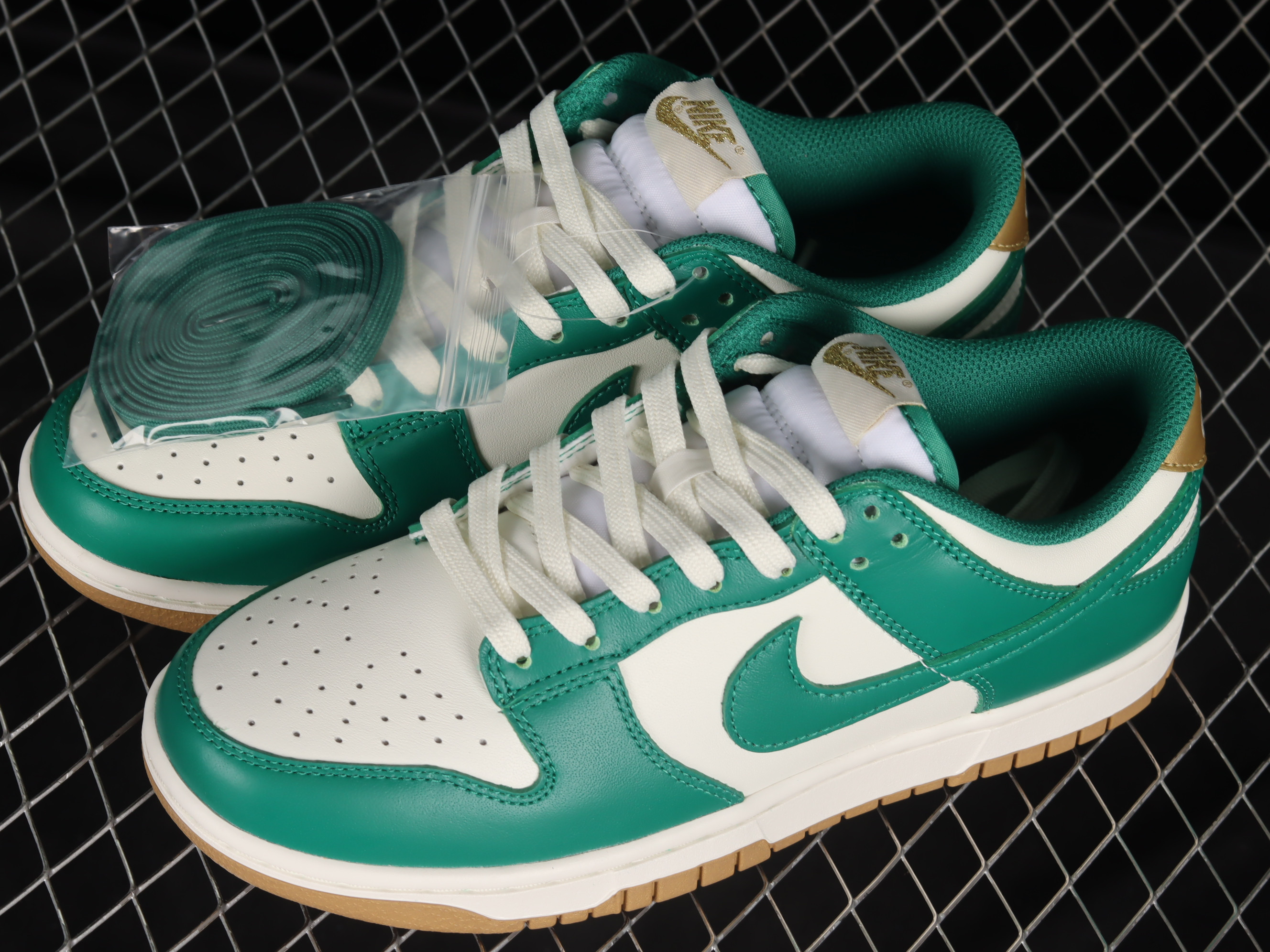 Nike Dunk Low Gold ‘Green White’ Shoes Sneakers SNK988167235