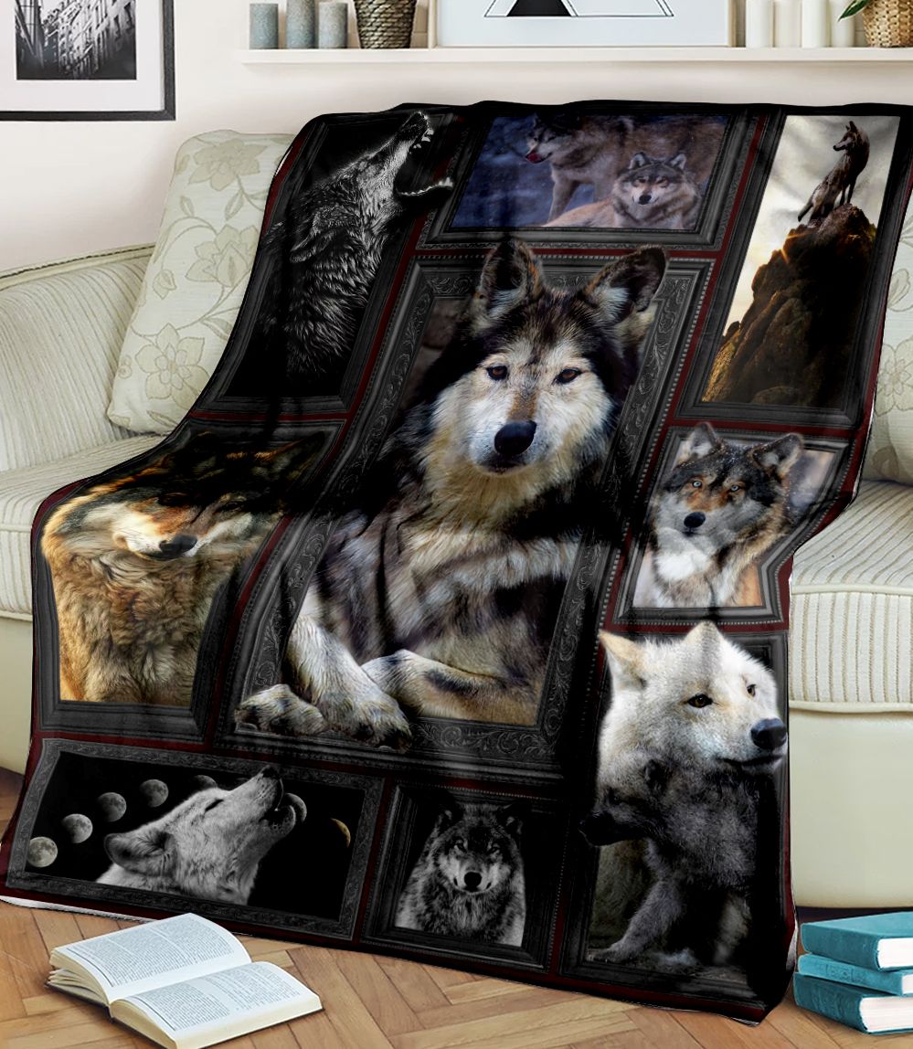 3D Wolf Howling Wolf and Moon Fleece Blanket