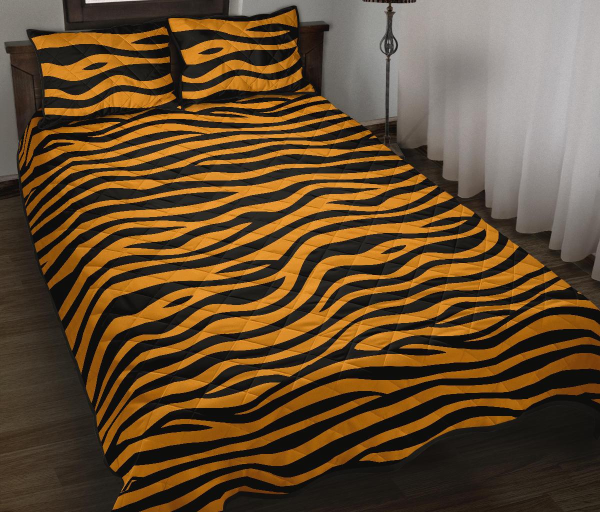 Bengal tigers skin print pattern background Quilt Bed Set