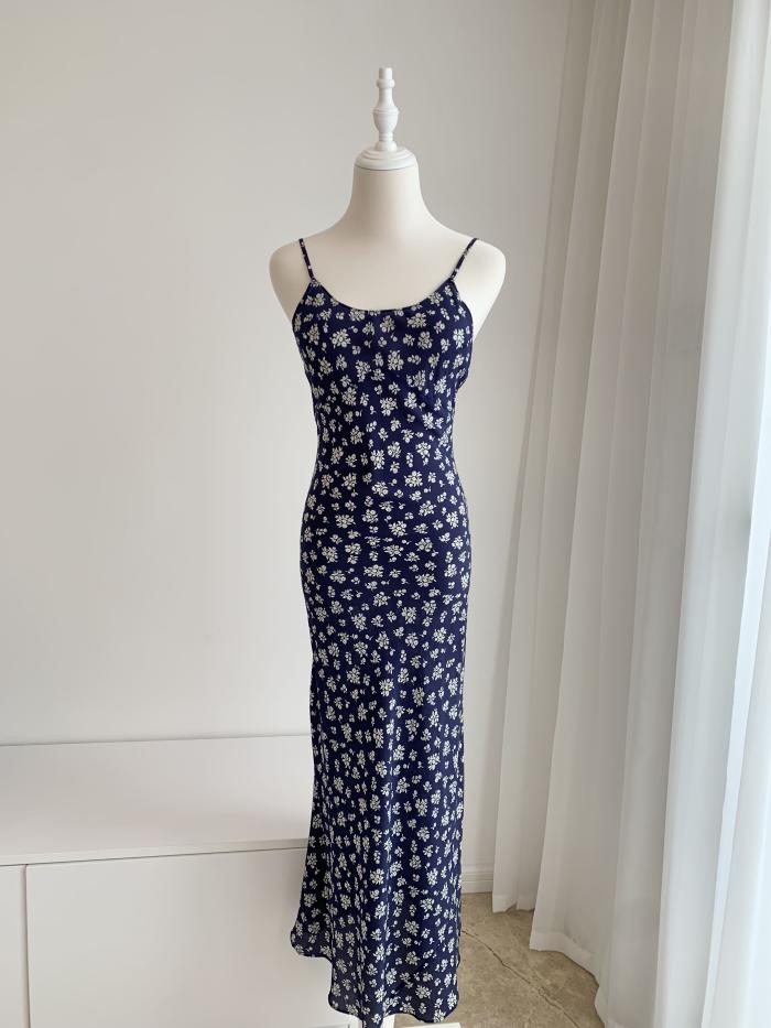 Women The Iggy Dress Blue and White Floral Print 90’s Style Low Back The Iggy In Saffron Bleu Slip Dress alx