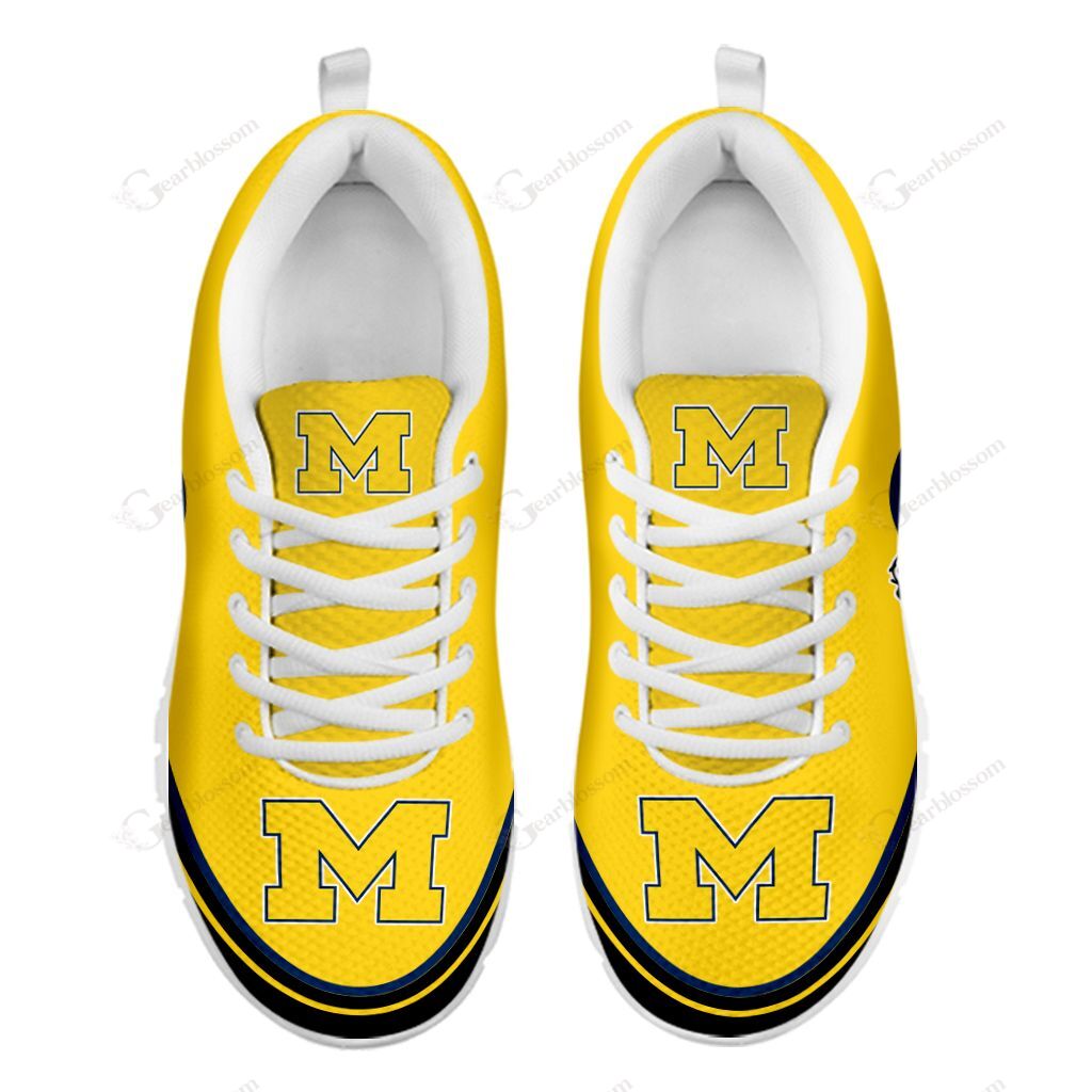 Michigan Wolverines Snoopy Shoes M18 M6HTN0022