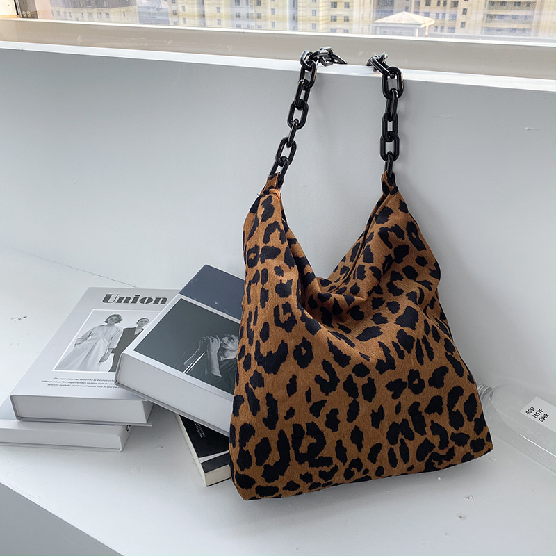 2022 New Autumn Winter Corduroy Shoulder Bags Retro Leopard Pattern Handbag Thick Chain Bags Female Daily Warm Soft Crossbody alx