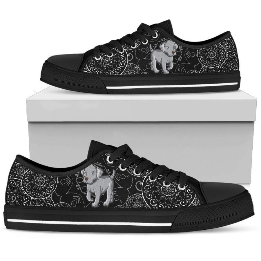 Weimaraner Women’s Low Top Shoe